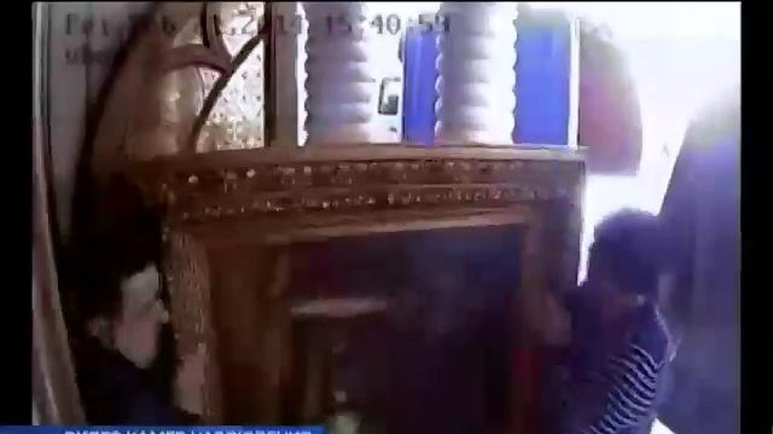 В интернете появилось видео выезда Януковича из Межигорья