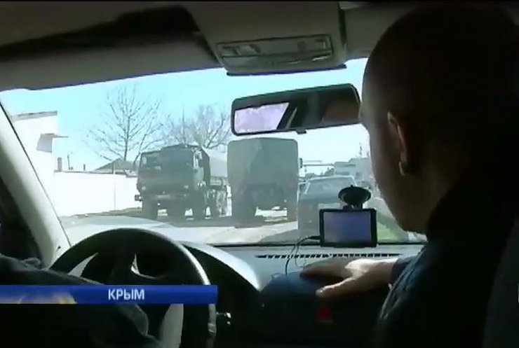Сегодня на границах Крыма наблюдали предвижение военной техники