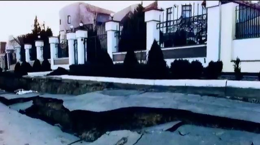 В Ильичевске под землю ушла целая улица