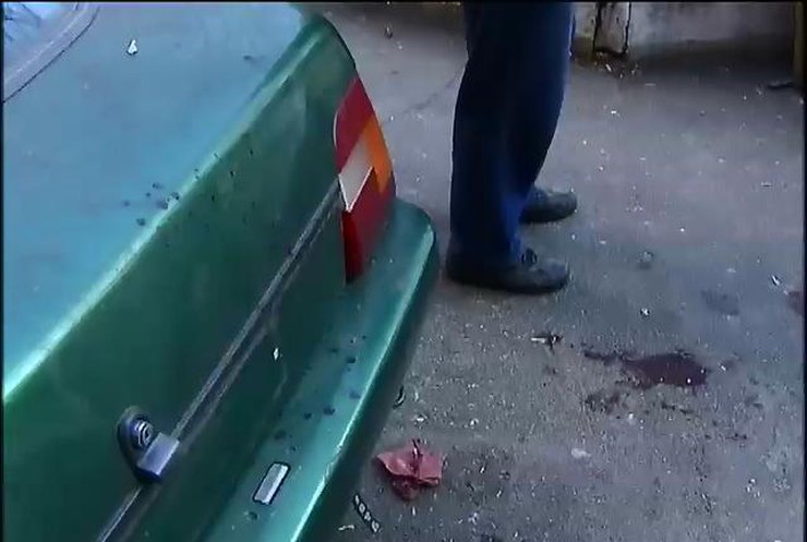 Вооруженные люди устроили стрельбу в одном из киевских дворов