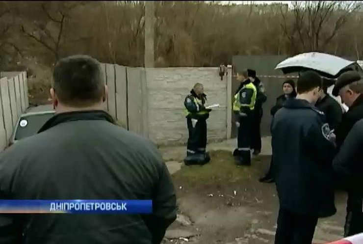 В Днепропетровске задержали четырех вооруженных мужчин