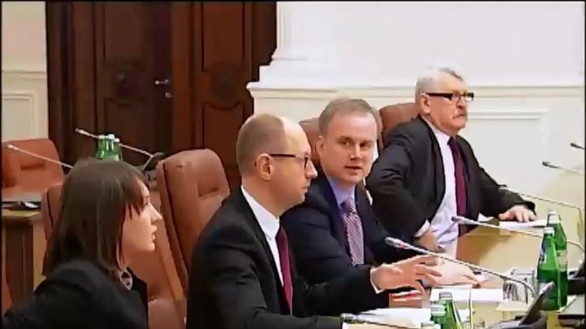 К представителям Польши и Литвы Яценюк обратился на русском