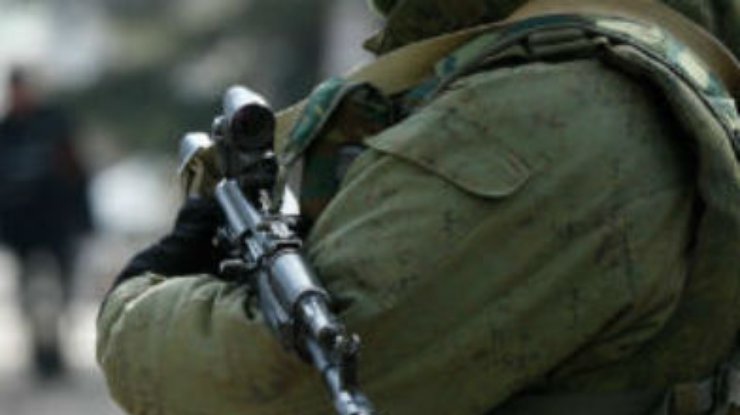 В украинского военного и "самообороновца" в Симферополе стреляли из одного места, - милиция
