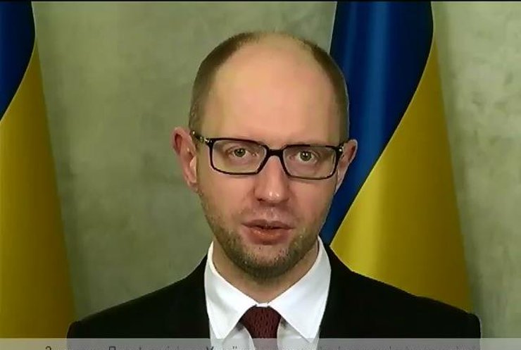 Яценюк обещает жителям Востока и Юга сохранить их языковые права