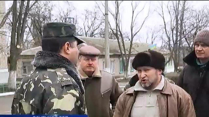 Жители Донеччины блокируют погранотряды, военные части и склады