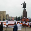 В Харькове около 300 человек митингуют в поддержку референдума о широкой автономии юго-востока Украины