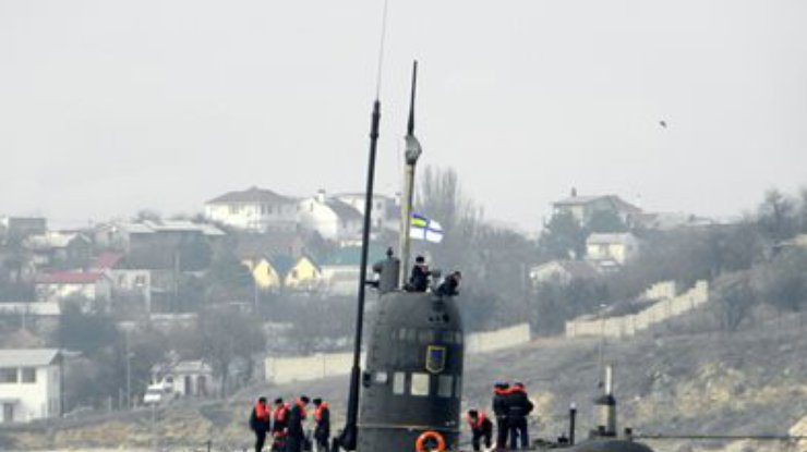 На украинской подводной лодке "Запорожье" подняли Андреевский флаг