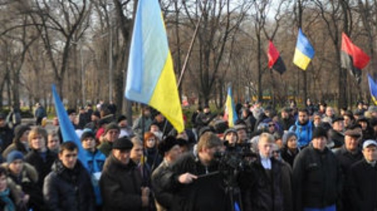 Днепропетровская ОГА и семь партий подписали меморандум о перемирии