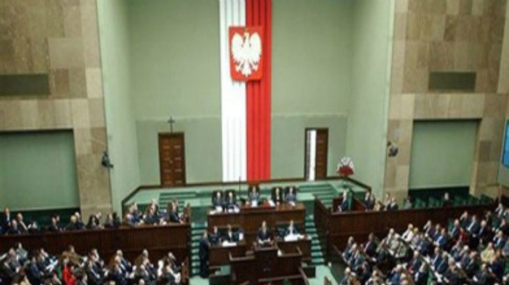 Парламент Польши объявил войну рекламе порнографии