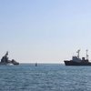 Вокруг украинского тральщика "Черкассы" кружит российский катер, - Селезнев