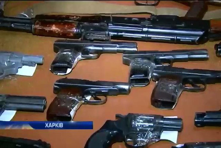 За время месячника сдачи оружия харьковчане сдали почти 100 огнестрелов