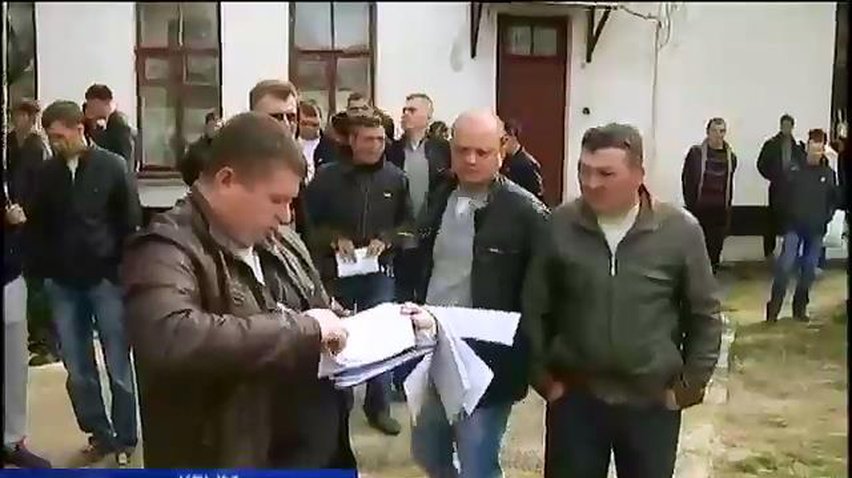 Украинские военные ждут приказа передислоцироваться в материковую Украину