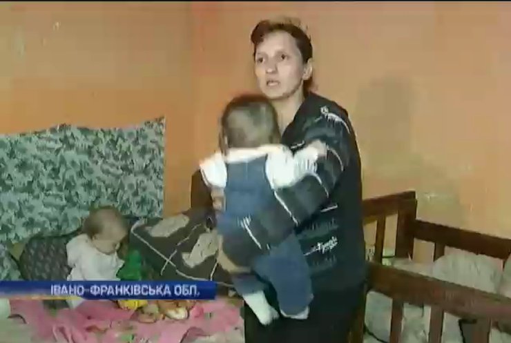 На Прикарпатье мать-одиночку с 5 детьми хотят лишить родительских прав