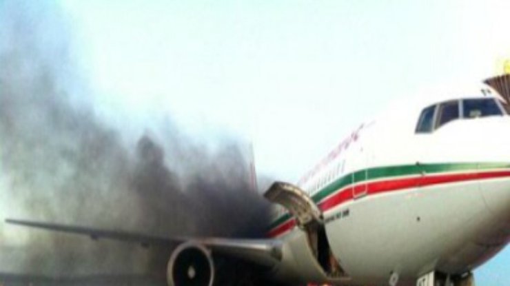 У швейцарского самолета в аэропорту Лондона взорвался один из двигателей, три человека госпитализированы