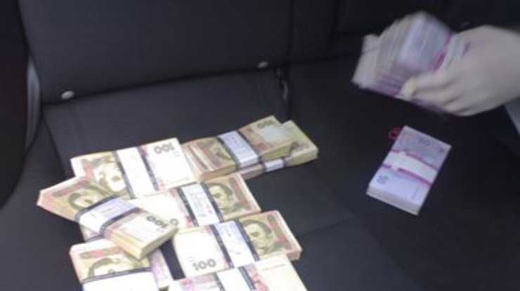 В Харькове задержали замначальника налоговой инспекции за взятку в размере 25 тысяч гривен