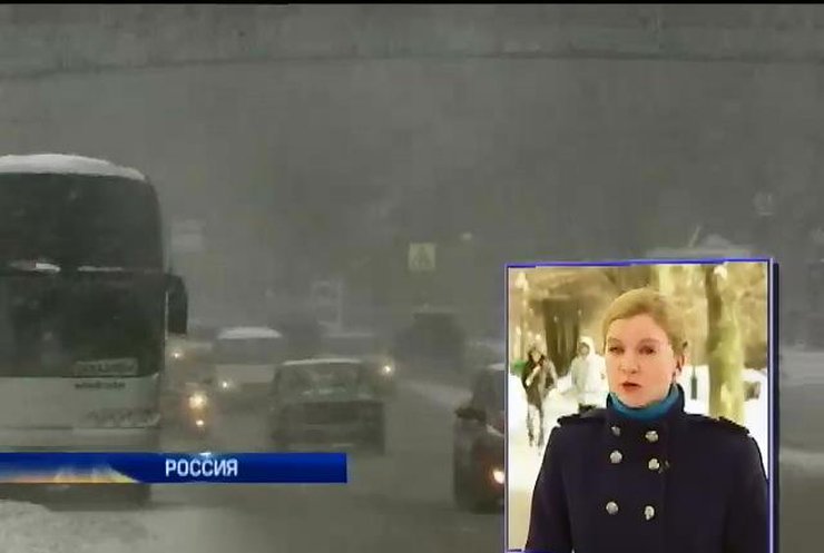 Москву засыпало "первоапрельским" снегом