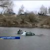 На Черкасчине из реки достали утонувший внедорожник