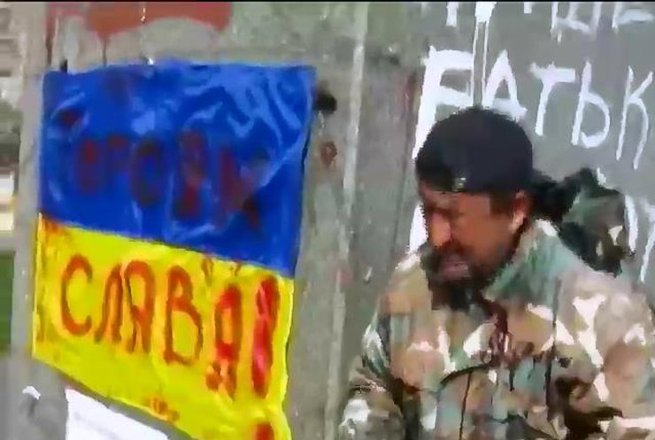 В Смеле самооборона задержала мужчину, пытавшегося сорвать украинский флаг