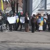 Возле Генконсульства РФ в Харькове прошли два пикета - пророссийский и проукраинский