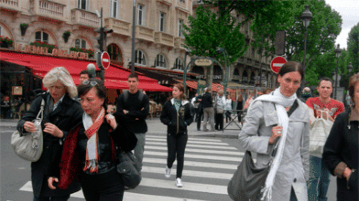 Европейские электромобили станут шумными, чтобы обезопасить пешеходов