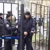 Митингующие в Харькове продолжают пикетировать суд