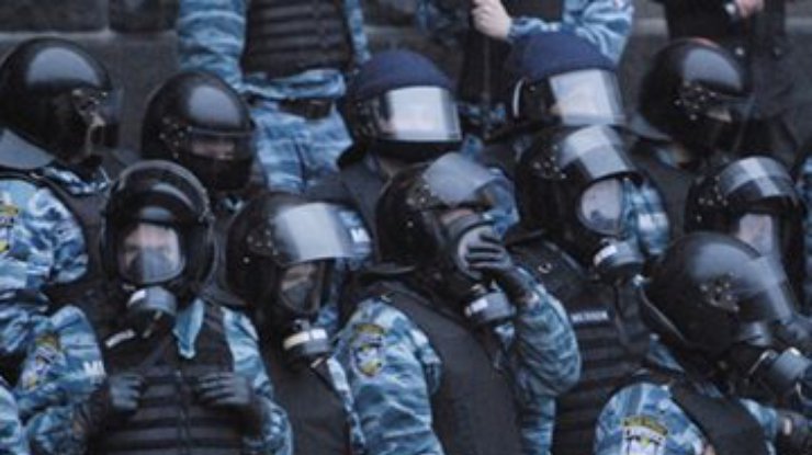 Под управлением МВД в Харькове митингуют в поддержку "Беркута"