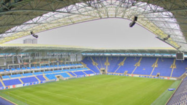 "Днепр" полностью сменит газон на стадионе