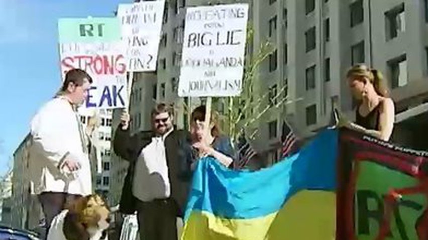 В США пикетировали корпункт российского телеканала Russia Today