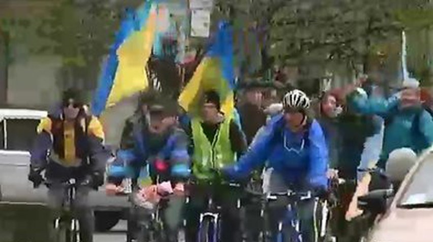 В Запорожье устроили велопробег в поддержку единой Украины