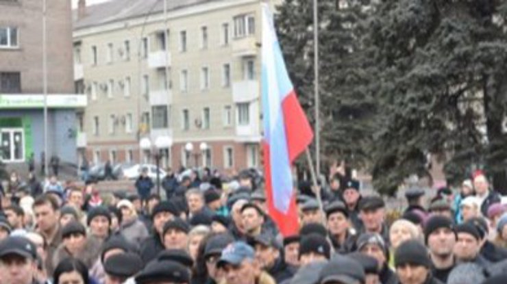 Сепаратисты захватили здание Енакиевского горсовета, - СМИ