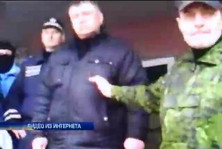 Горловские милиционеры почти двое суток не сдавали РОВД
