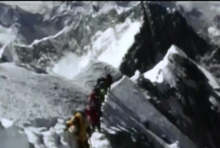 На Эвересте погибли 11 альпинистов