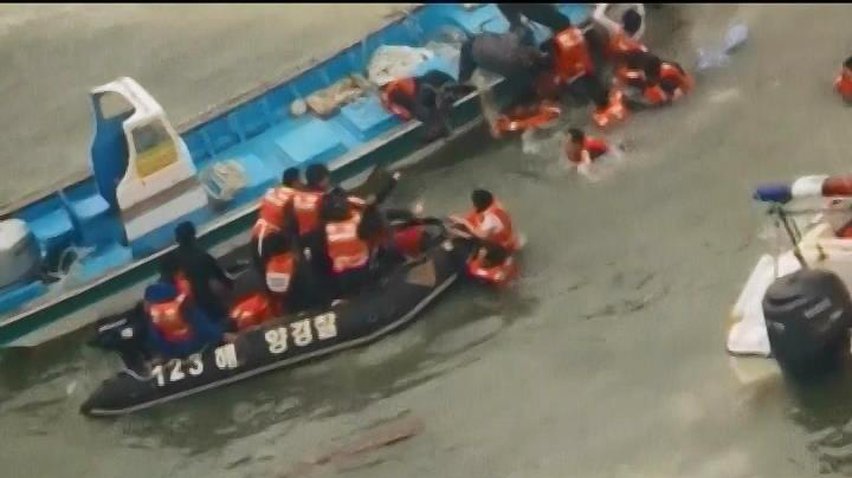Жертвами кораблекрушения у берегов Кореи стали уже 28 человек