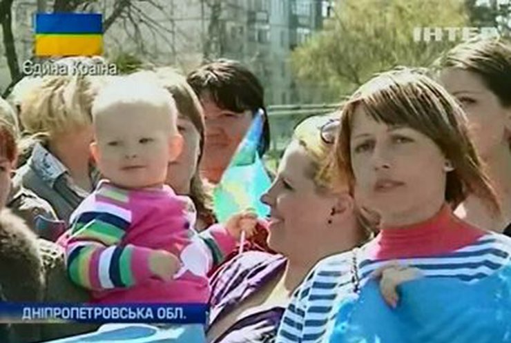Семьи десантников, которых Турчинов обозвал трусами, вышли на протест