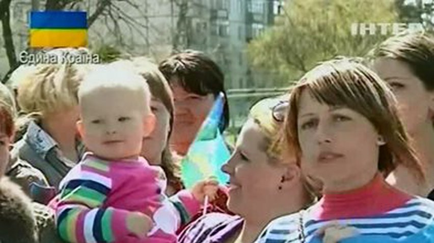 Семьи десантников, которых Турчинов обозвал трусами, вышли на протест