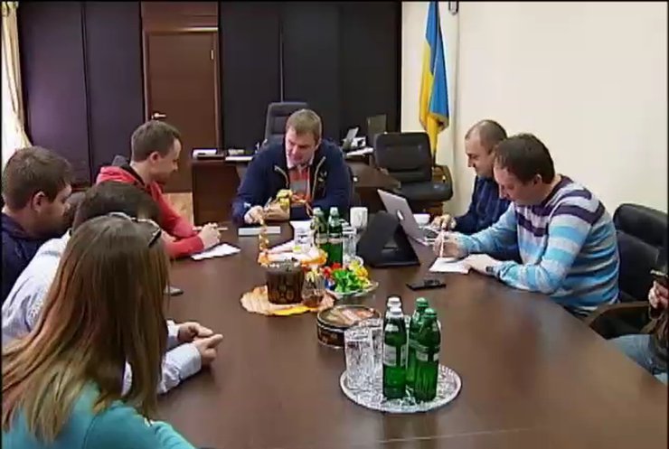 Булатов решил вывезти Минспорта и молодежи на шашлыки (видео)