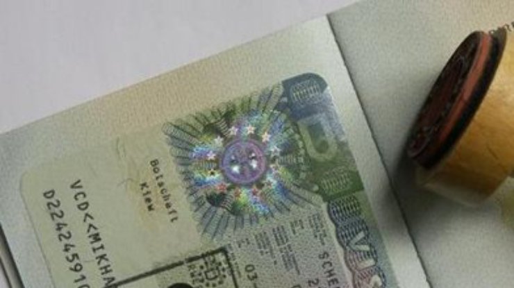 Чехия упростила процедуру выдачи виз для украинцев
