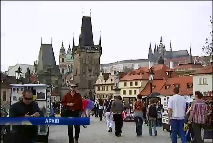 Чехия упростила получение краткосрочных виз для украинцев