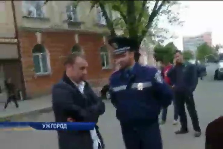 В Ужгороде активисты поймали пьяного водителя (видео)