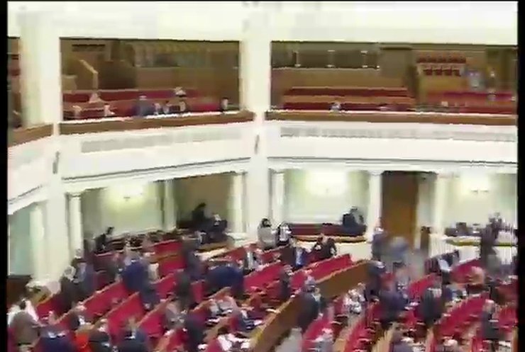 Яценюк предлагает лишить президента многих функций