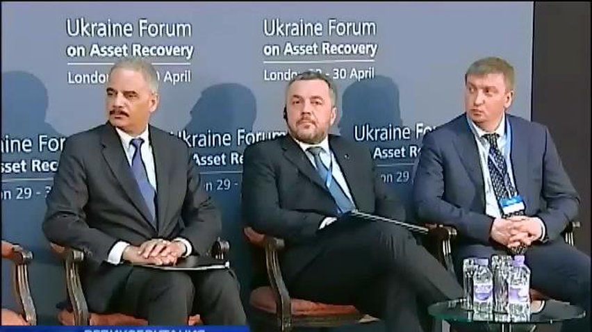 Британские прокуроры активно ищут деньги Януковича
