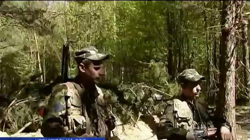 Украинские военные стойко несут службу в лесах Черниговщины (видео)