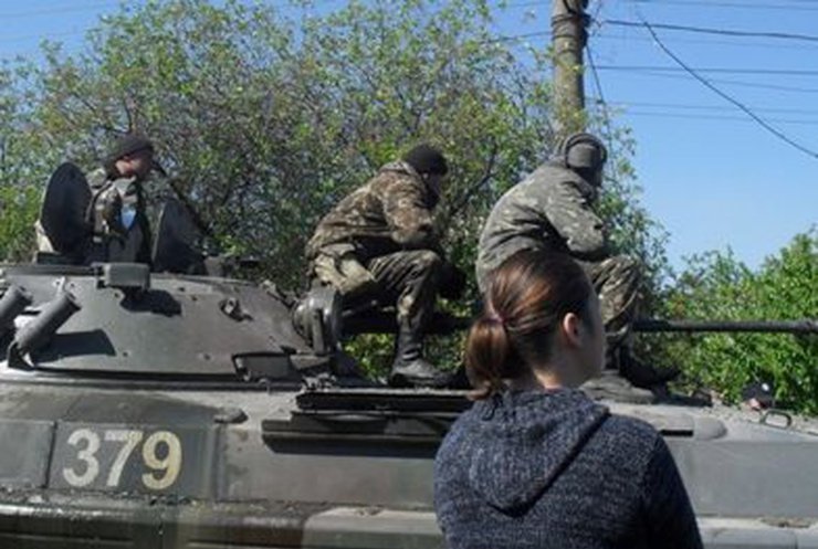 В Мариуполе появились танки (фото, видео)