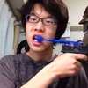 Японец, почиствиший зубы автоматом, взорвал интернет (видео)