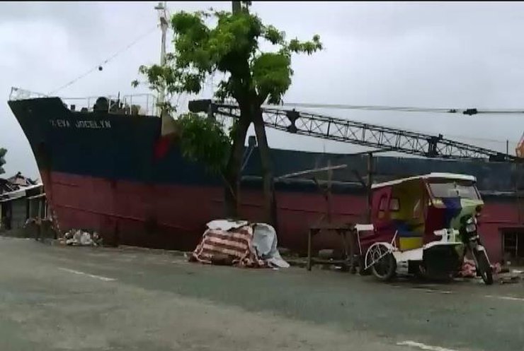 Филиппинцы возвращаются в свои дома спустя полгода после разрушительного тайфуна