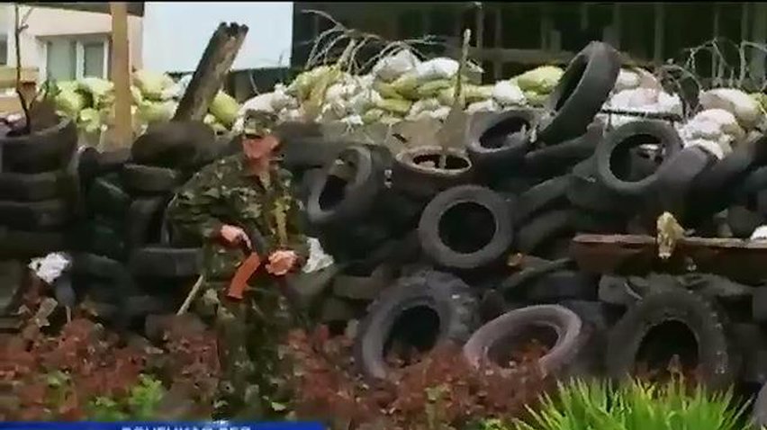 Сепаратисты Мариуполя пытались взять горсовет штурмом (видео)