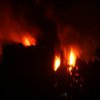 В Мариуполе горит здание городского совета (видео)