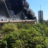 В горисполкоме Мариуполе горят верхние этажи (фото, видео)