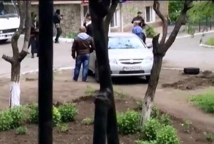Прокуратура открыла уголовное дело по факту нападения на военную часть в Мариуполе