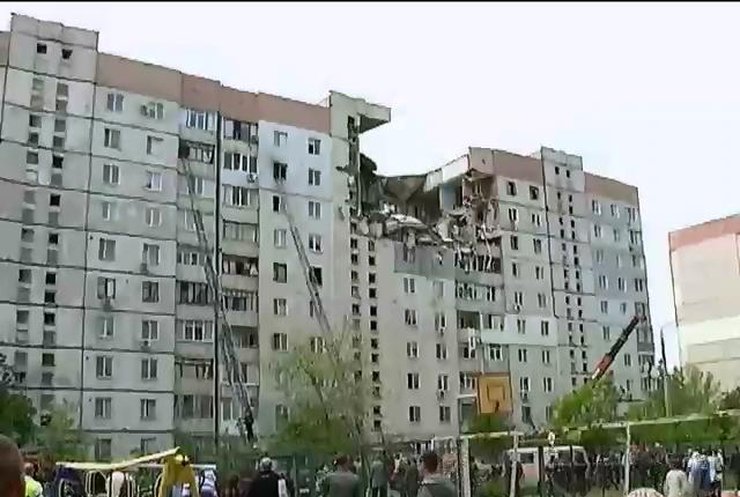 Спасатели обнаружили еще два тела под завалами дома в Николаеве